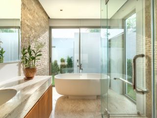 Breathe New Life into Your Bathroom: A Guide to Renovating Your Bell Gardens Retreat